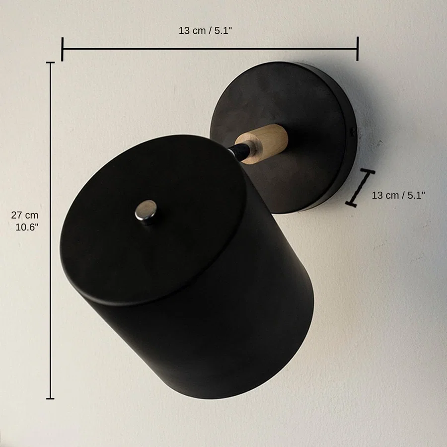 Black metal wall light, base 27 x 13 x 13 cm (10.6 x 5.1 x 5.1 inches), canopy 12 x 12 cm (4.7 x 4.7 inches) dimensions
