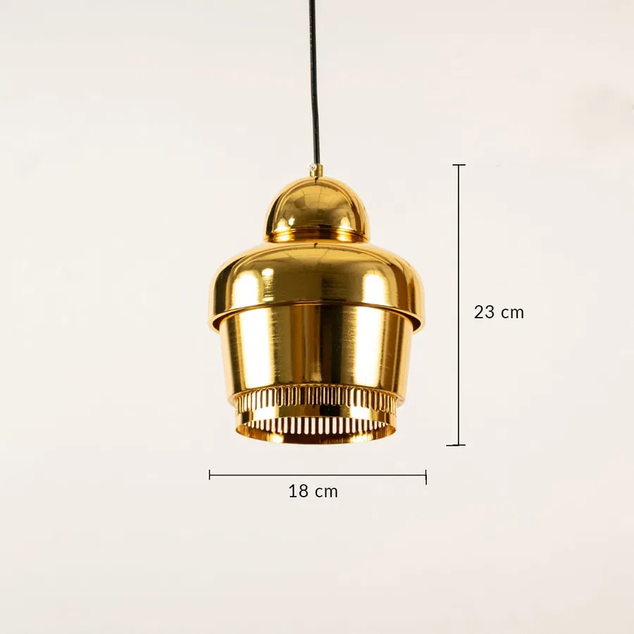 Gold metal pendant light dimension image with 18 cm width and 23 cm height for luxury dining room placement.