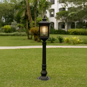 Classical Outdoor Pole Light