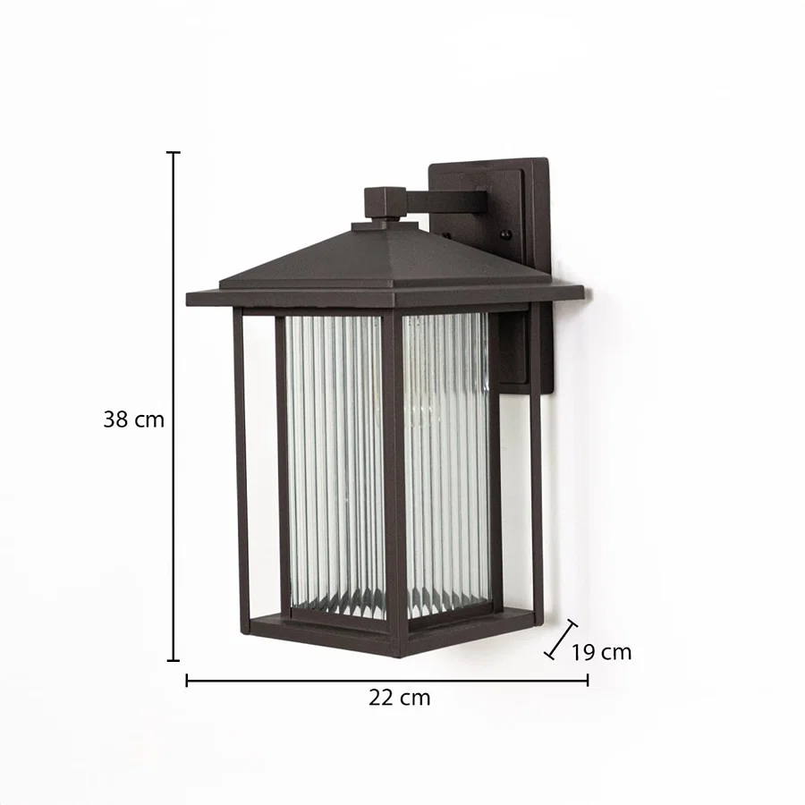 Outdoor wall lantern dimensions image showing height 38 cm width 22 cm and depth 19 cm for accurate exterior wall installation.
