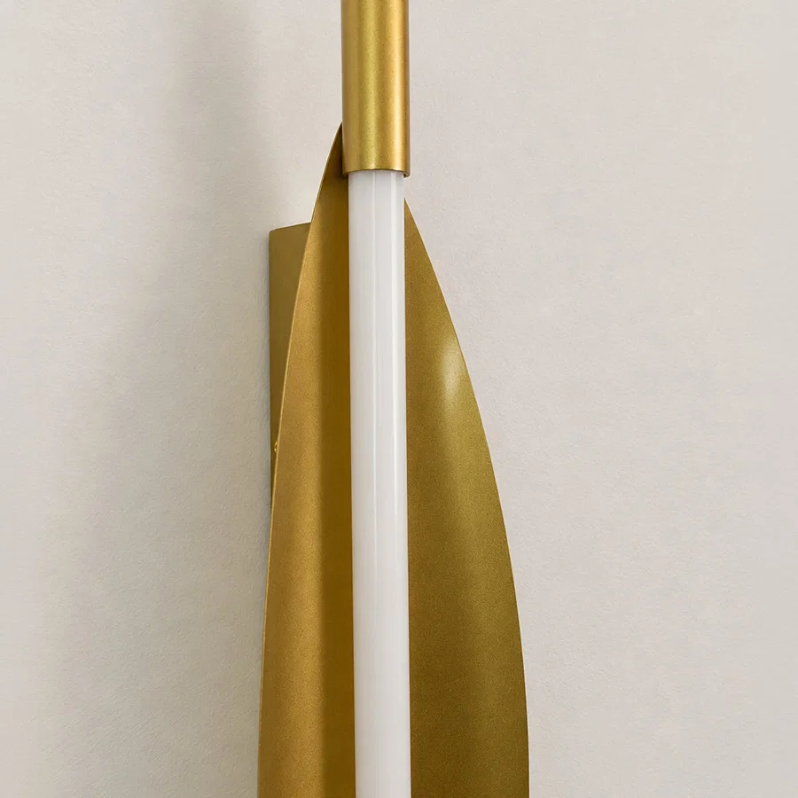 Zephyr Spindle Wall Light